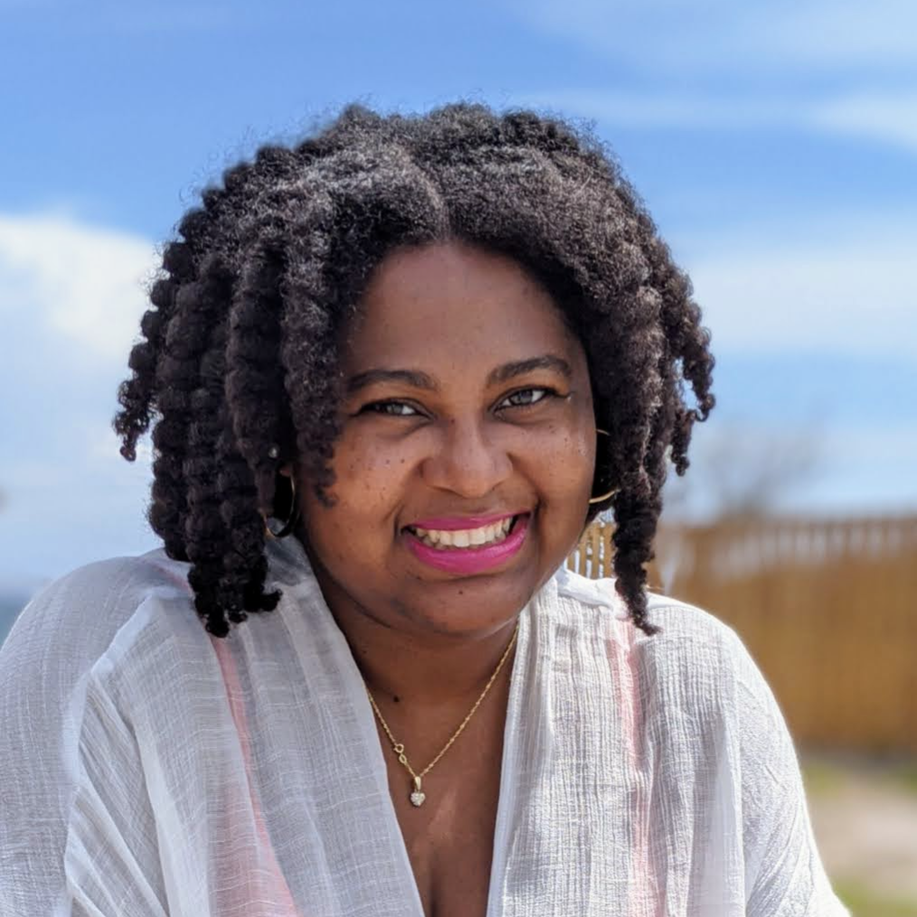 Portrait of author Diedre McLeod